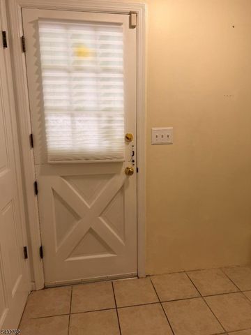84 Scudders Rd, Sparta Twp., NJ 07871