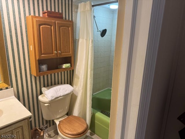 84 Scudders Rd, Sparta Twp., NJ 07871