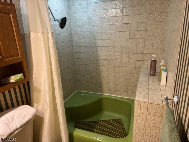 84 Scudders Rd, Sparta Twp., NJ 07871