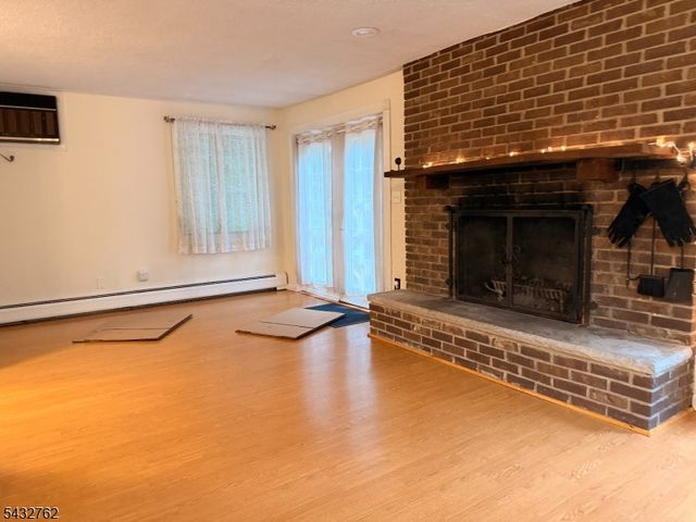 84 Scudders Rd, Sparta Twp., NJ 07871