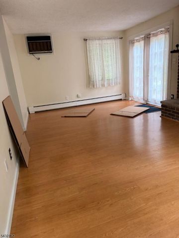 84 Scudders Rd, Sparta Twp., NJ 07871