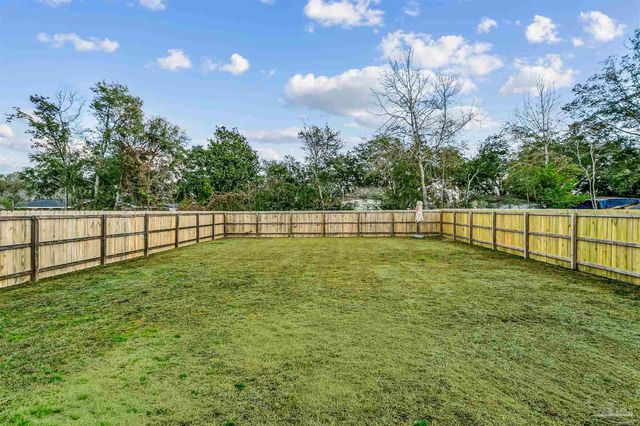 2536 Sutton Place Dr, Cantonment, FL 32533