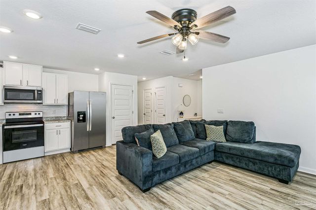 2536 Sutton Place Dr, Cantonment, FL 32533