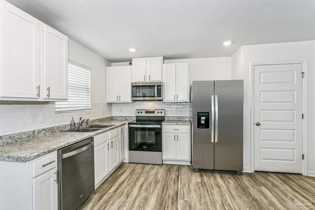 2536 Sutton Place Dr, Cantonment, FL 32533