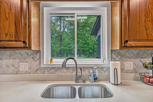 150 INDIAN POINTE DR, Hardy, VA 24101