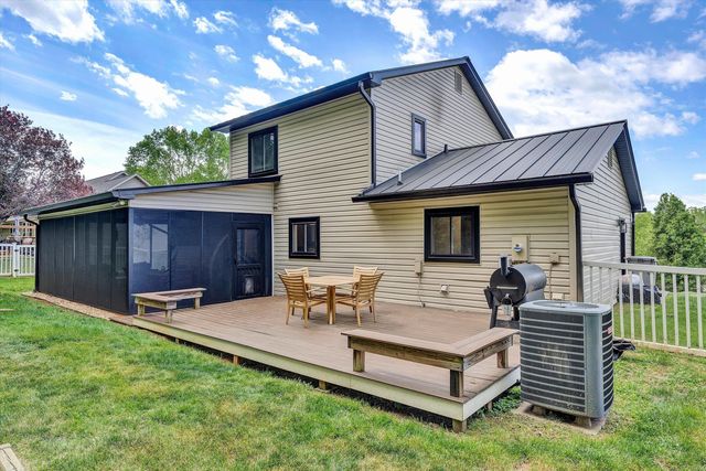 150 INDIAN POINTE DR, Hardy, VA 24101