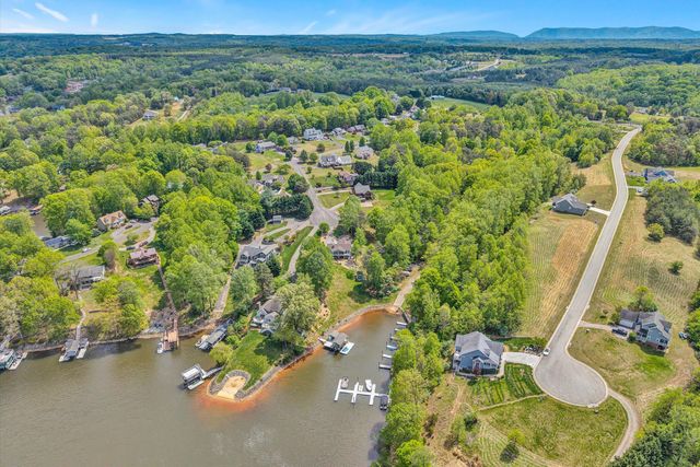 150 INDIAN POINTE DR, Hardy, VA 24101