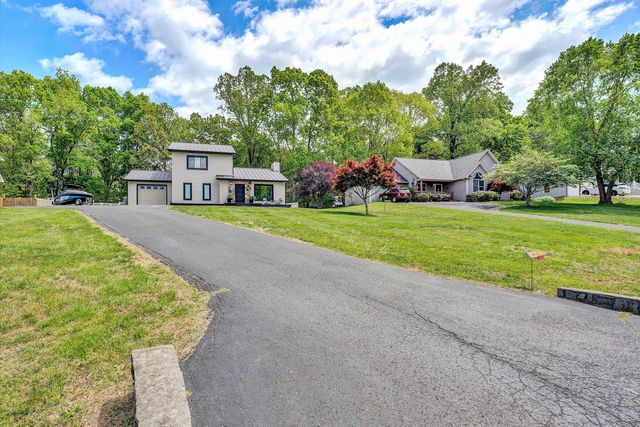 150 INDIAN POINTE DR, Hardy, VA 24101