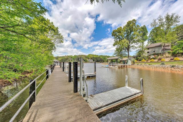 150 INDIAN POINTE DR, Hardy, VA 24101
