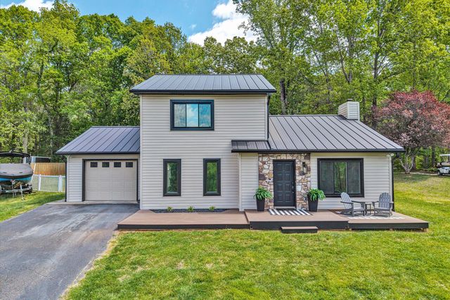 150 INDIAN POINTE DR, Hardy, VA 24101