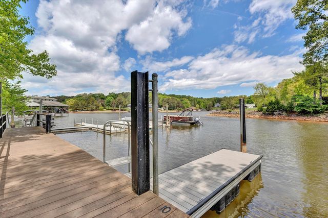 150 INDIAN POINTE DR, Hardy, VA 24101