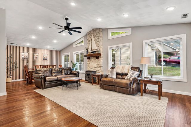 150 INDIAN POINTE DR, Hardy, VA 24101