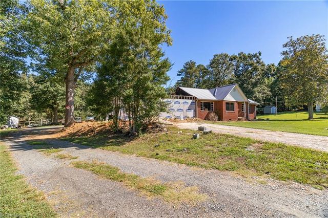 9272 & 9274 US Highway 64 W, Trinity, NC 27370