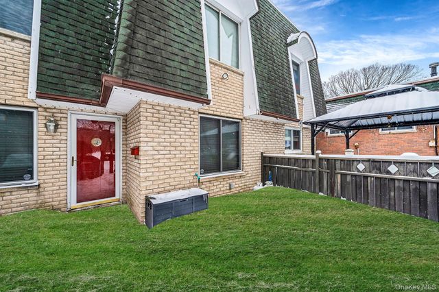 615 Blue Ridge Drive 615, Medford, NY 11763