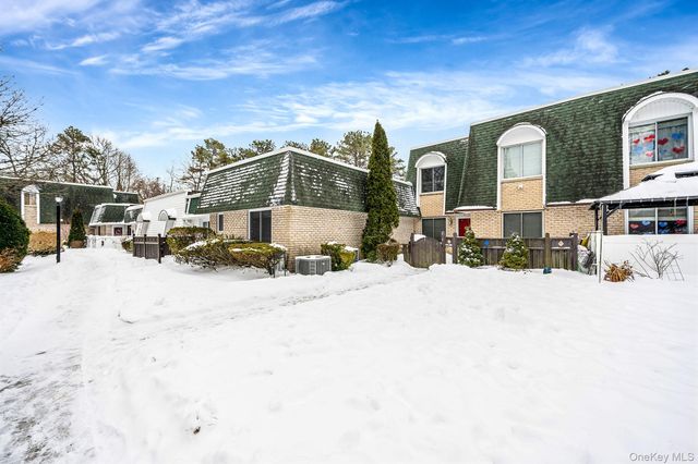 615 Blue Ridge Drive 615, Medford, NY 11763