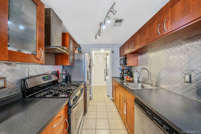 615 Blue Ridge Drive 615, Medford, NY 11763