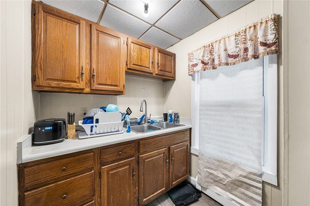 8 Thomas Avenue, Pawtucket, RI 02860