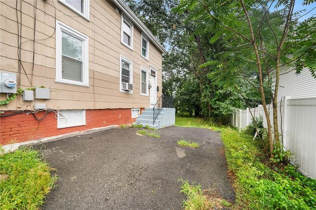 8 Thomas Avenue, Pawtucket, RI 02860