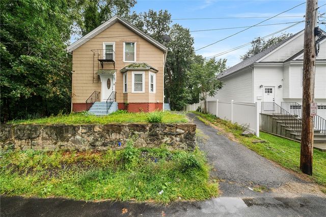 8 Thomas Avenue, Pawtucket, RI 02860