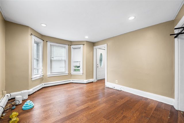 8 Thomas Avenue, Pawtucket, RI 02860