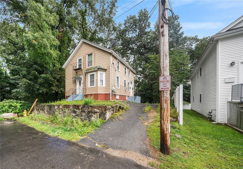 8 Thomas Avenue, Pawtucket, RI 02860