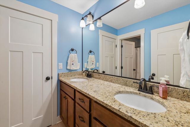 9600 Wickham Drive, Johnston, IA 50131