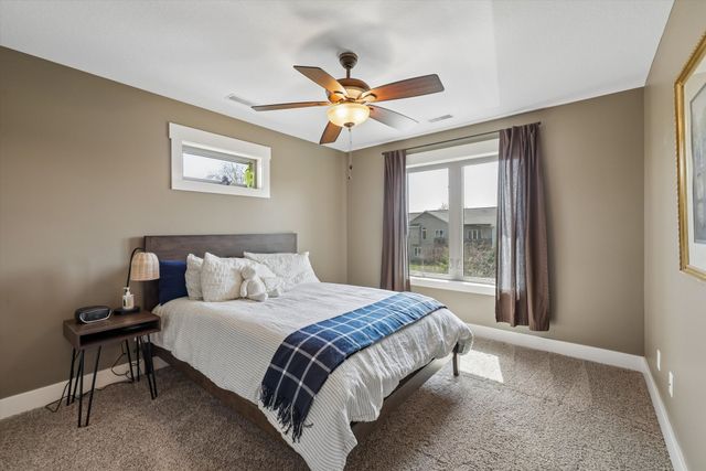 9600 Wickham Drive, Johnston, IA 50131