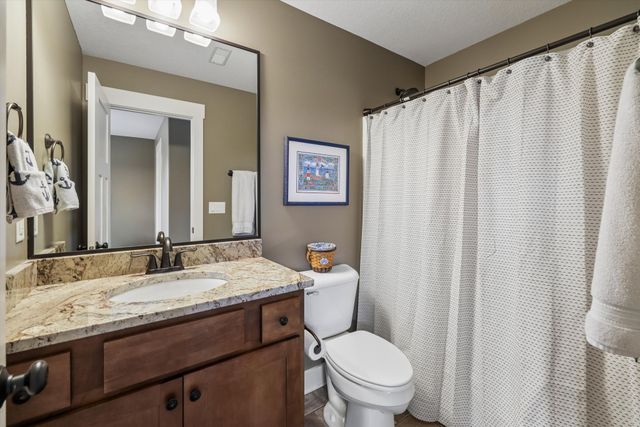 9600 Wickham Drive, Johnston, IA 50131