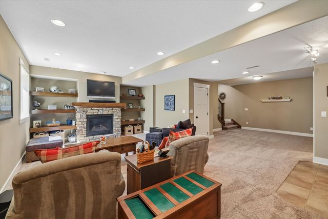 9600 Wickham Drive, Johnston, IA 50131