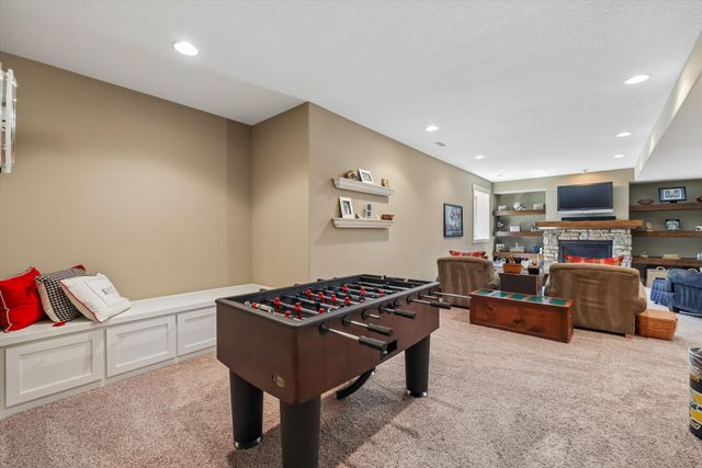 9600 Wickham Drive, Johnston, IA 50131