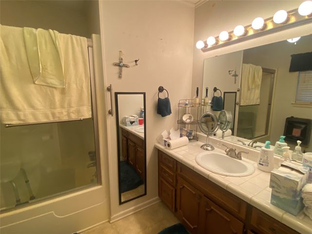 610 Wilburn Drive, Paris, TX 75460