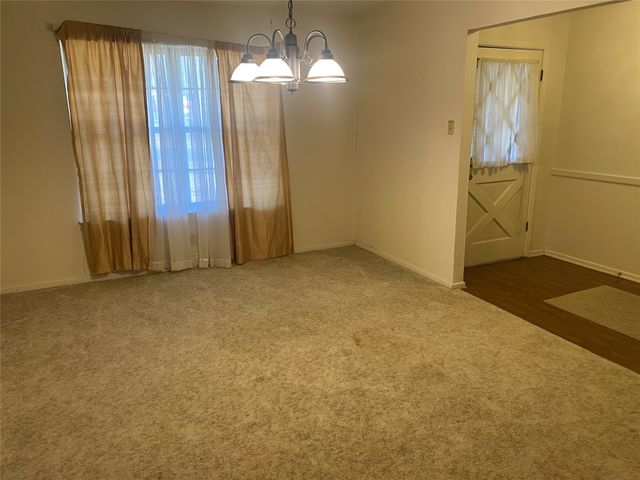 610 Wilburn Drive, Paris, TX 75460