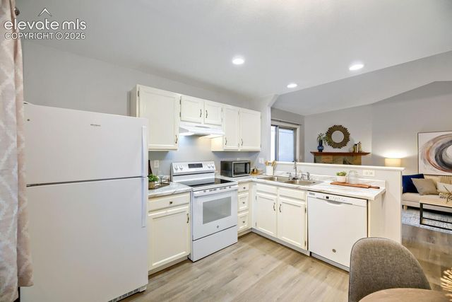 5595 S Zang Street, Littleton, CO 80127