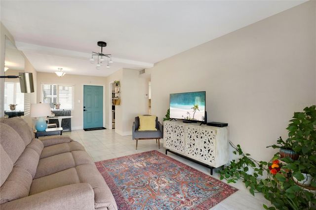 2211 SUNSET DRIVE E3, Bradenton, FL 34207