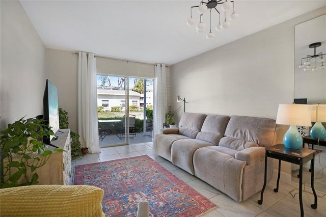 2211 SUNSET DRIVE E3, Bradenton, FL 34207