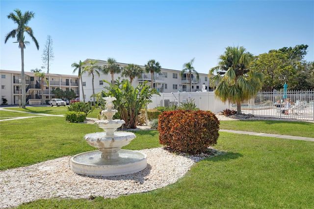 2211 SUNSET DRIVE E3, Bradenton, FL 34207