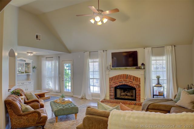 1106 W 119th Street S, Jenks, OK 74037