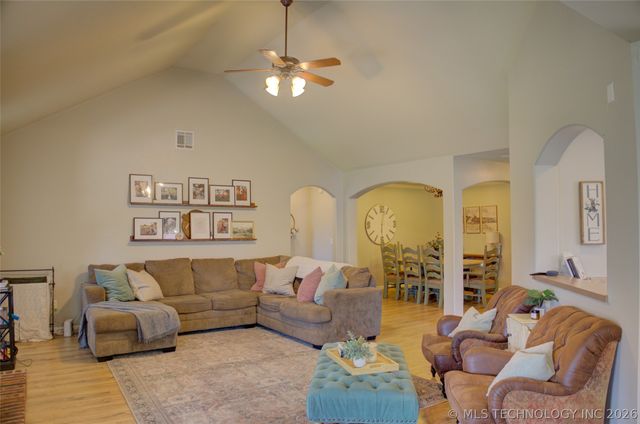 1106 W 119th Street S, Jenks, OK 74037