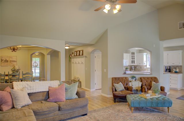 1106 W 119th Street S, Jenks, OK 74037