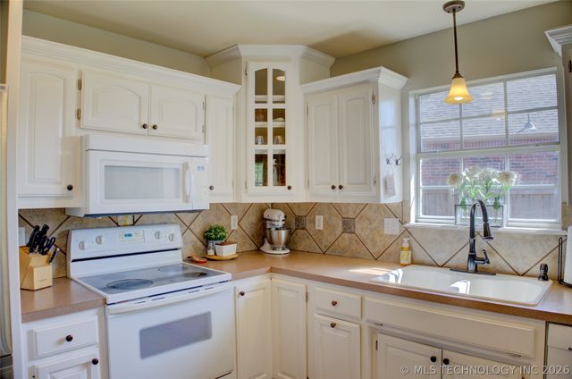 1106 W 119th Street S, Jenks, OK 74037