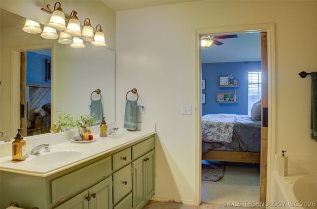 1106 W 119th Street S, Jenks, OK 74037