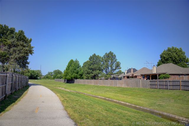 1106 W 119th Street S, Jenks, OK 74037
