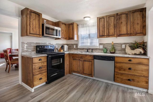 1777 3rd Ave E, Twin Falls, ID 83301