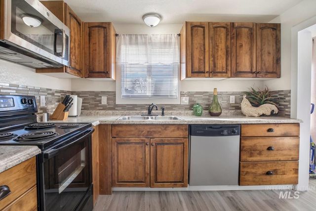 1777 3rd Ave E, Twin Falls, ID 83301