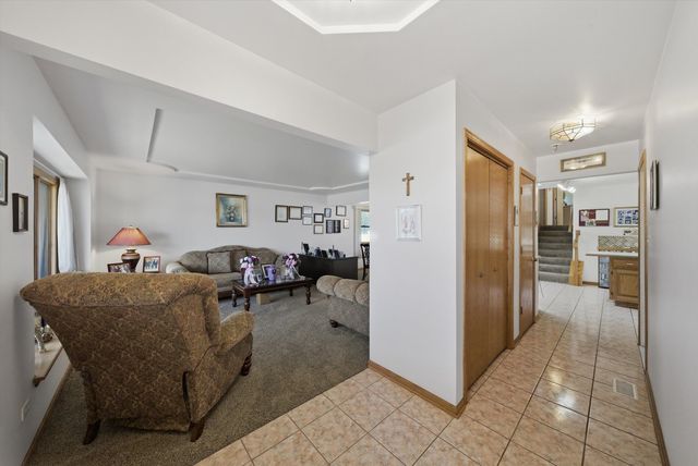 1549 Wayne Drive, Crete, IL 60417