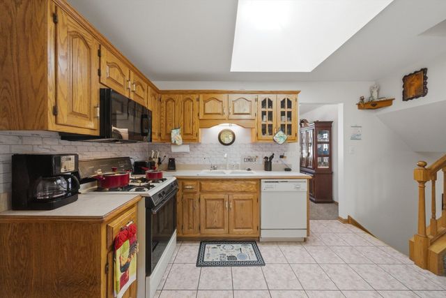 1549 Wayne Drive, Crete, IL 60417