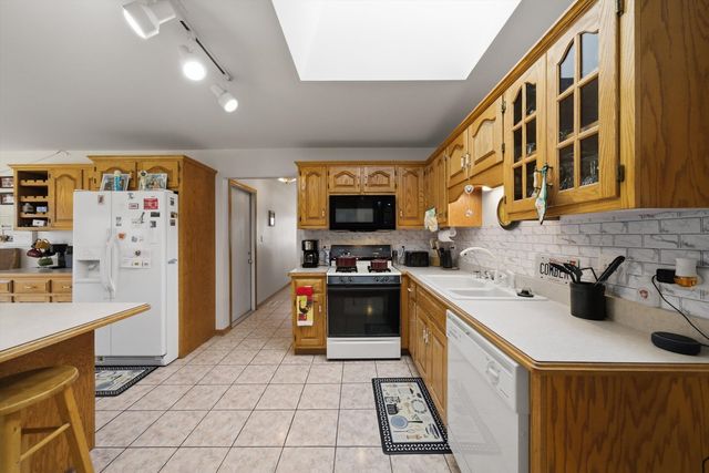 1549 Wayne Drive, Crete, IL 60417