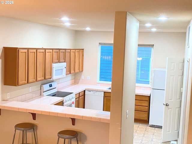 17446 Sw OCTOBER Ct, Beaverton, OR 97003