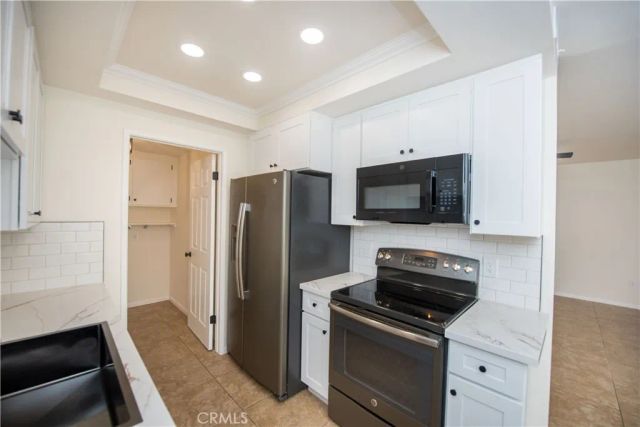 811 Pillar Point Way, Oceanside, CA 92058