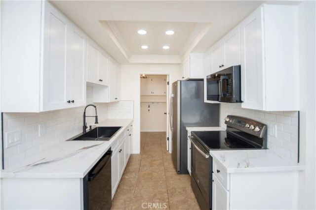 811 Pillar Point Way, Oceanside, CA 92058